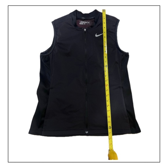 Nike Women’s Lightweight Golf Vest. Large - Picture 5 of 12